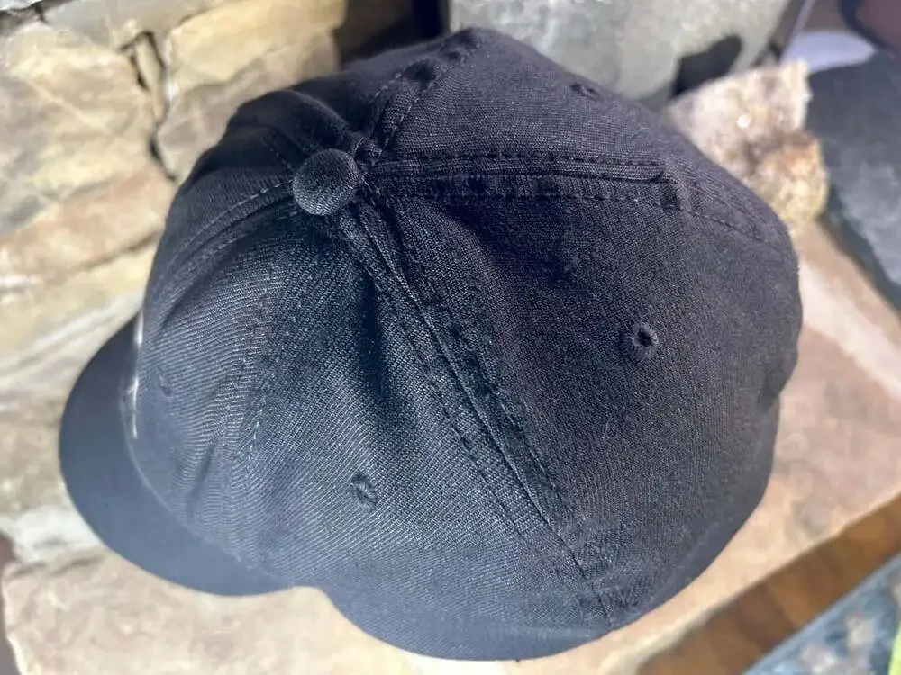 Underarmour black baseball cap